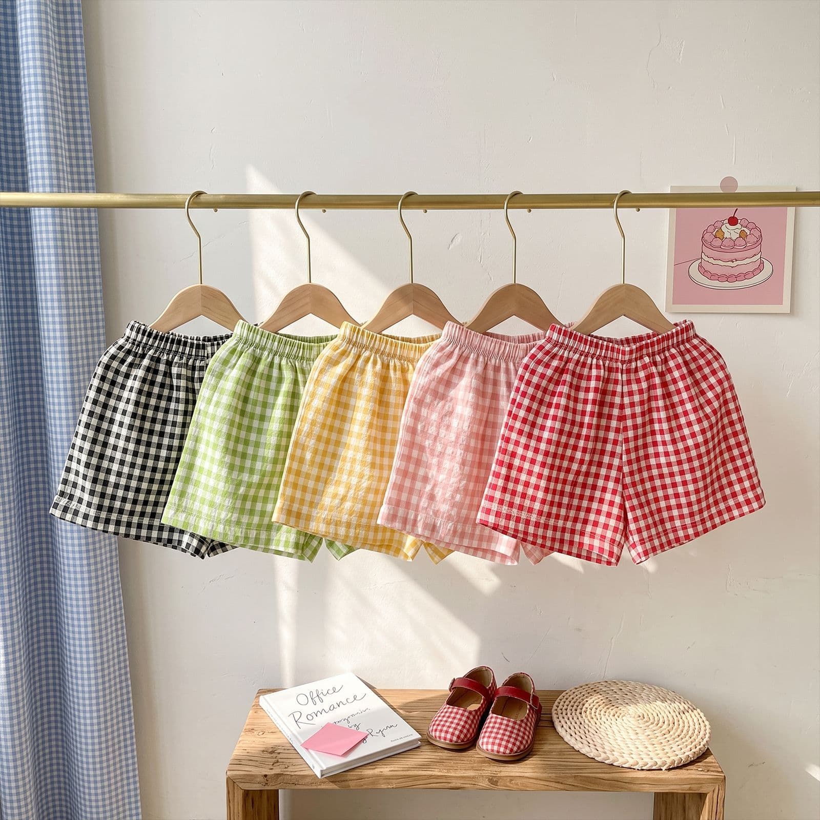 Export Korean Style Girls' Plaid Shorts, 2026 Summer Children's Loose Beach Shorts, Casual Checkered Knee-Length Shorts