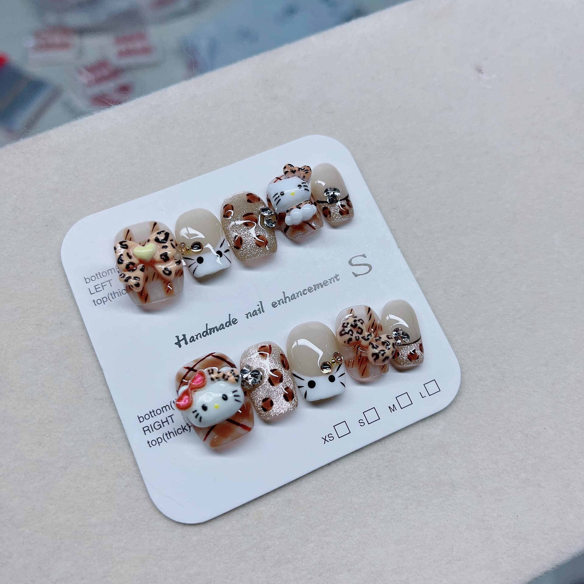 【292】New handmade wearable high-quality French cat eyes, purely handmade, cute and hot style hot girl KT cat flashing
