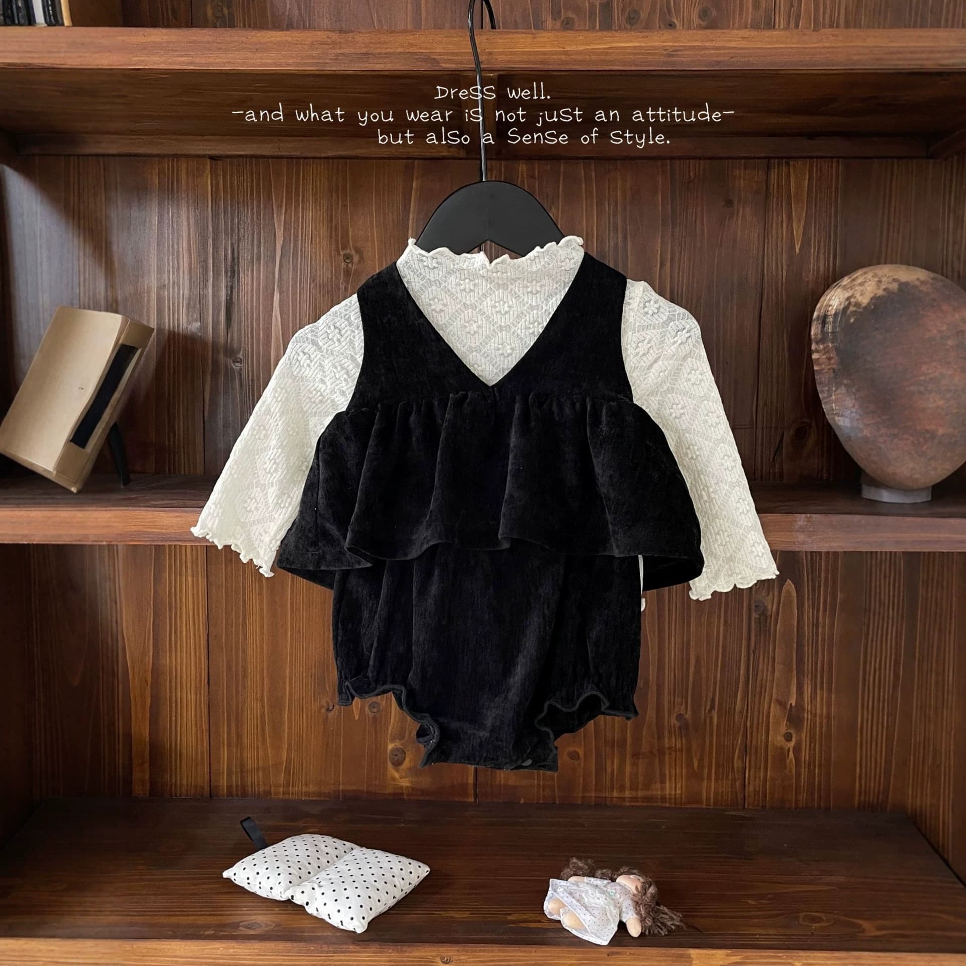 Baby autumn clothes girls suit autumn and winter 2026 new Korean style vest girl baby internet celebrity three-piece cotton set