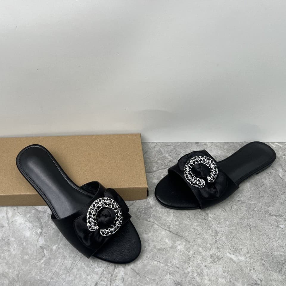 Cross-border Influencer 2026 Flat Rhinestone Slippers for Women Summer Outdoor Comfortable Soft Sole Satin Flat Slippers