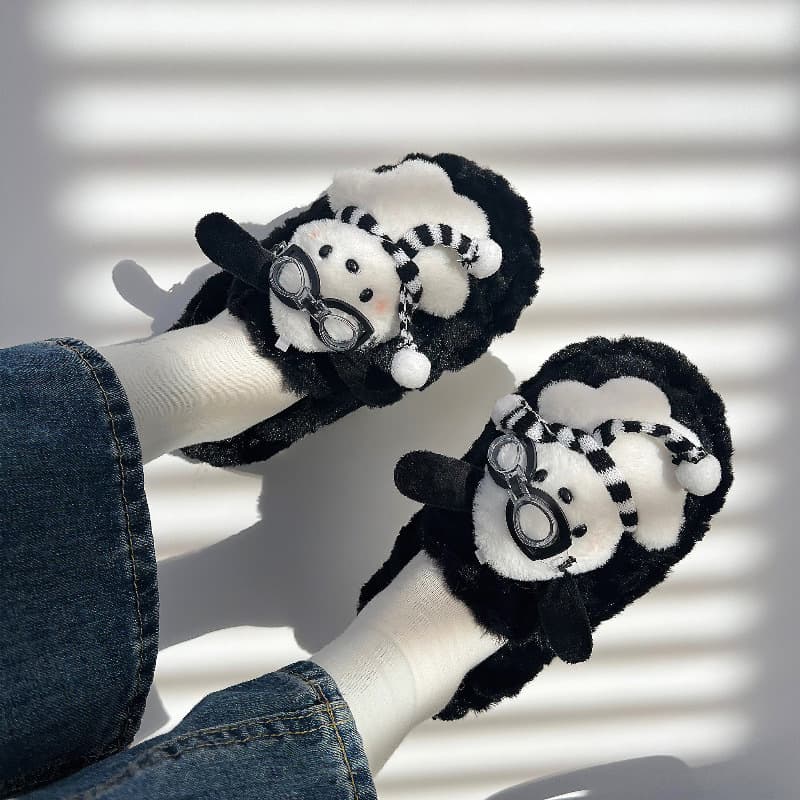 Cute Cartoon Thick-Soled Furry Slippers for Women, 2024 Autumn/Winter New Style, Suitable for Outdoor and Home Wear, Quiet, Non-Slip, Closed-Toe Cotton Slippers