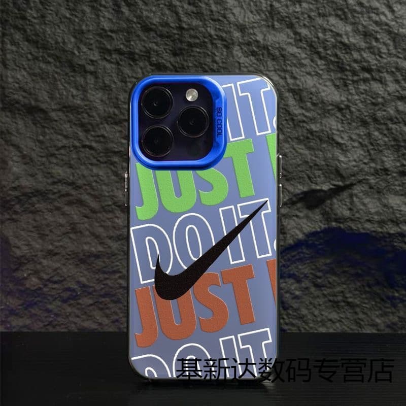 Trendy brand black hook suitable for Apple 16promax mobile phone case iphone15 cool 14pro Europe and America 13 niche 12