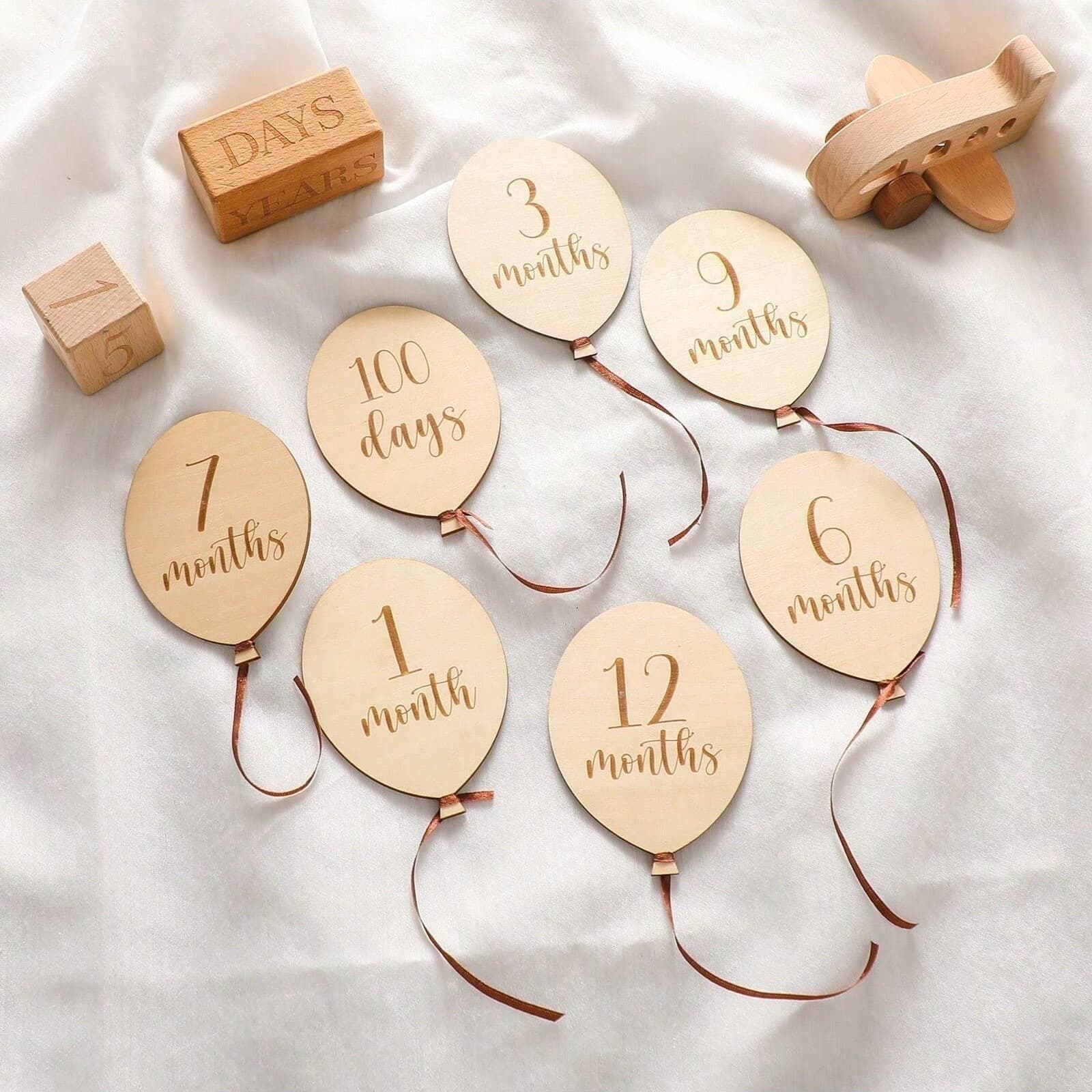 Cross-border wooden crafts, baby photography props, milestone logs, newborn month milestone cards