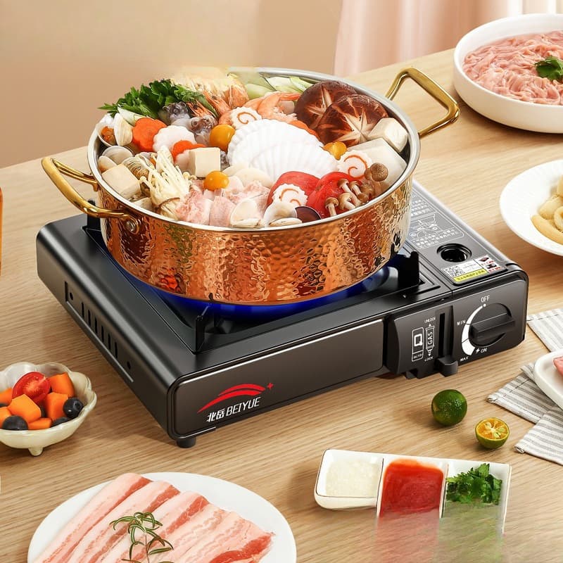 Portable outdoor stove, hot pot, gas stove, gas canister, gas cooker.