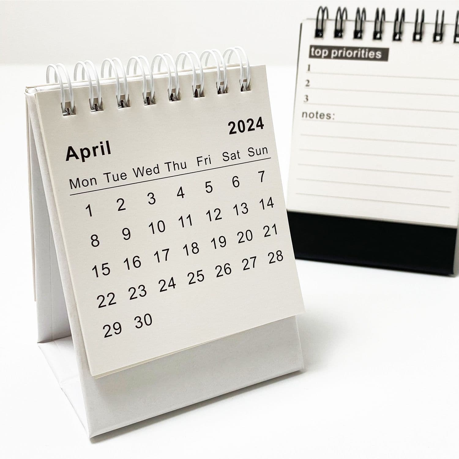 Guangzhou Manufacturer Custom Creative Minimalist Desk Calendar Desktop Ins Mini Small Calendar Portable Planner Calendar Notebook Ornament