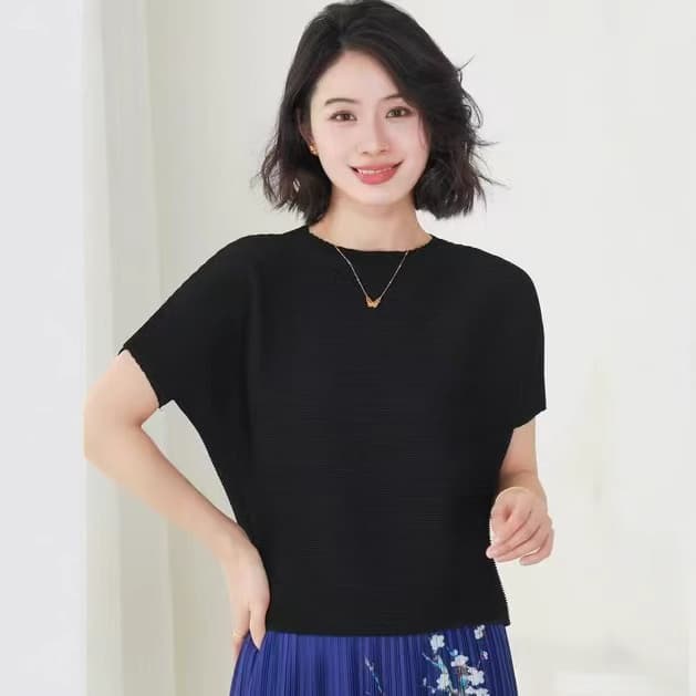 Women's T-Shirt Premium Spring Summer New Round Neck Loose Slimming Pullover Top Elegant Miyake Short Sleeve