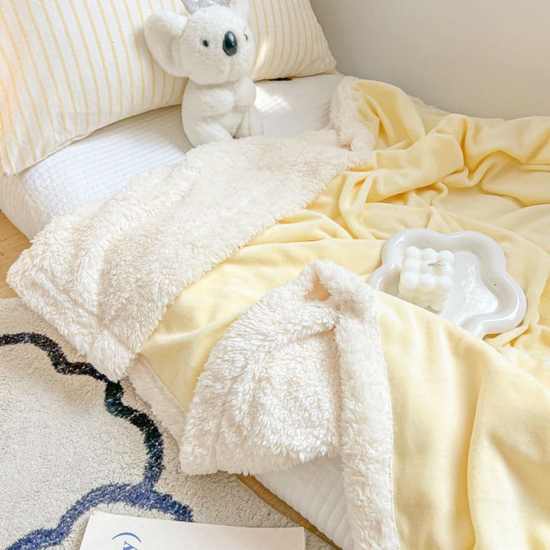 Ins Style Lamb Fleece Festive Blanket, Thickened Warm Office Nap Pillowcase, Milk Fleece Living Room Blanket, Factory Direct