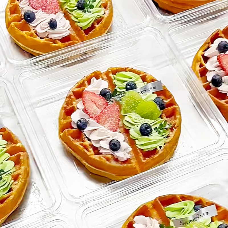 Internet celebrity waffle packing box sandwich puff Taro mud snow shell anti-fog transparent dessert disposable packaging box