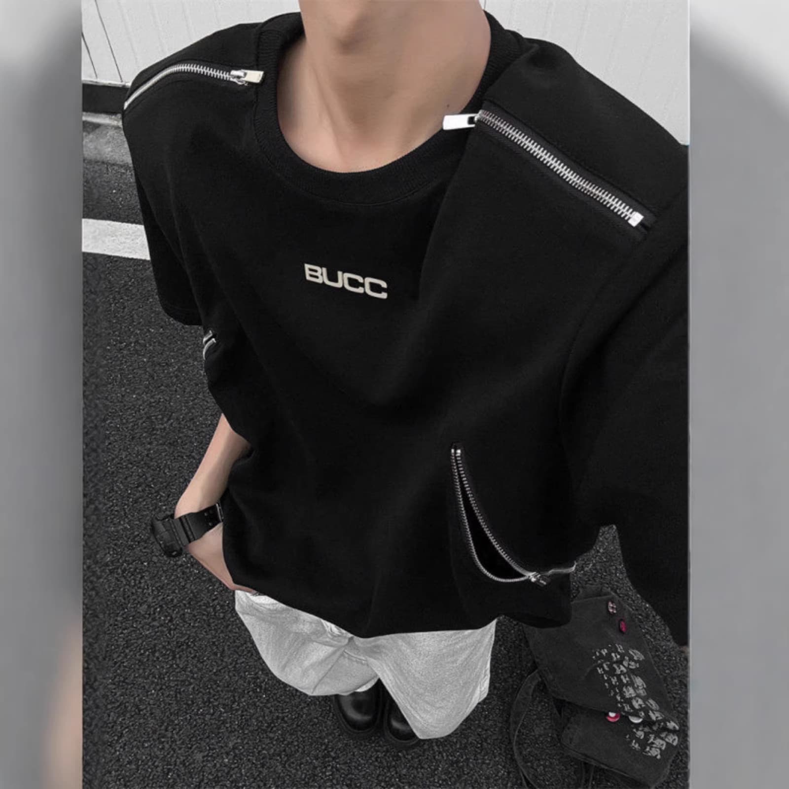 New Shoulder Pad T-Shirt with Metal Zipper Design, Trendy Casual Cool Short Sleeve American High Street Men's Summer Tee