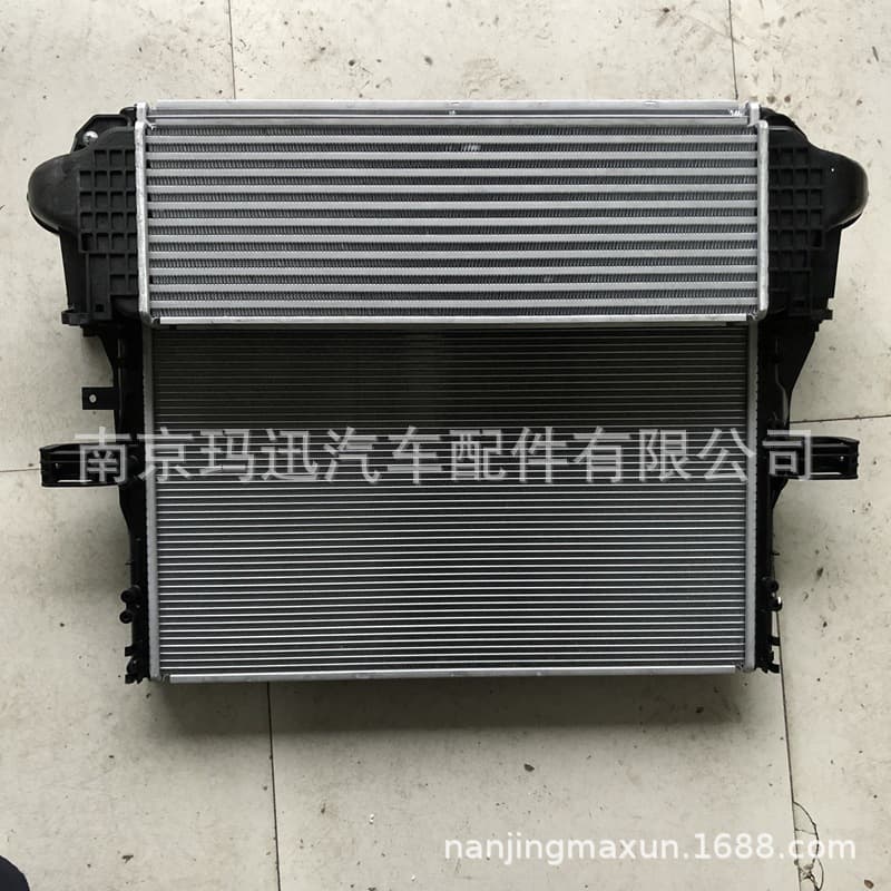 Iveco Baodi Radiator Water Tank 5801921004 504084141 97211613 93818439