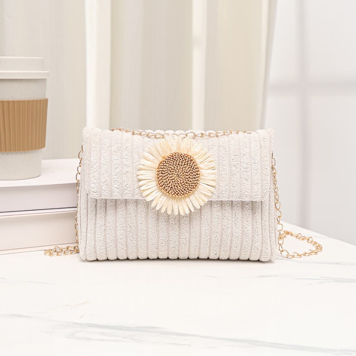 2025 Autumn/Winter New Plush Women's Bag, Simple and Fashionable Straw Woven Flower Crossbody Bag, Trendy Small Square Bag