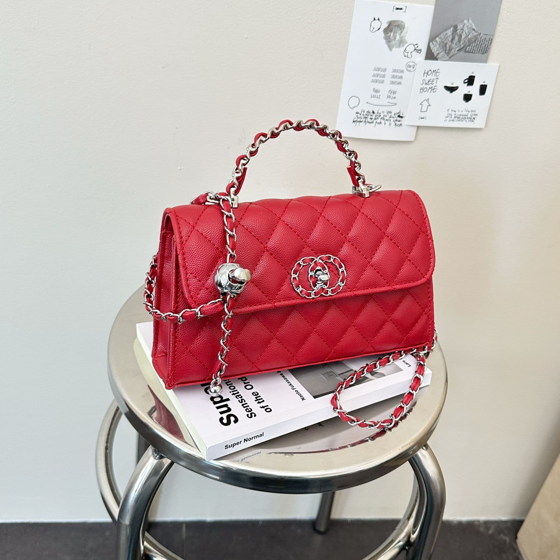 Cross-Border Fashion Exquisite Lock Buckle Crossbody Bag, High-End Chanel-Style Quilted Chain Small Square Bag, Simple and Stylish Shoulder Bag