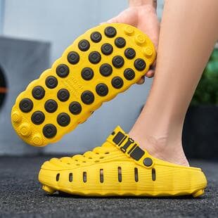 Cross-Border Men's Crocs 2026 Summer Outdoor Thick Sole Closed-Toe Slippers Anti-Slip Sports Cloud-like Comfort Beach Sandals