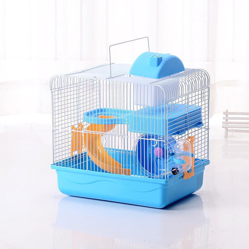 Small country hamster cages, golden hamster cages, portable cages, breeding cages, and small country castle cages are available for sale at stalls.