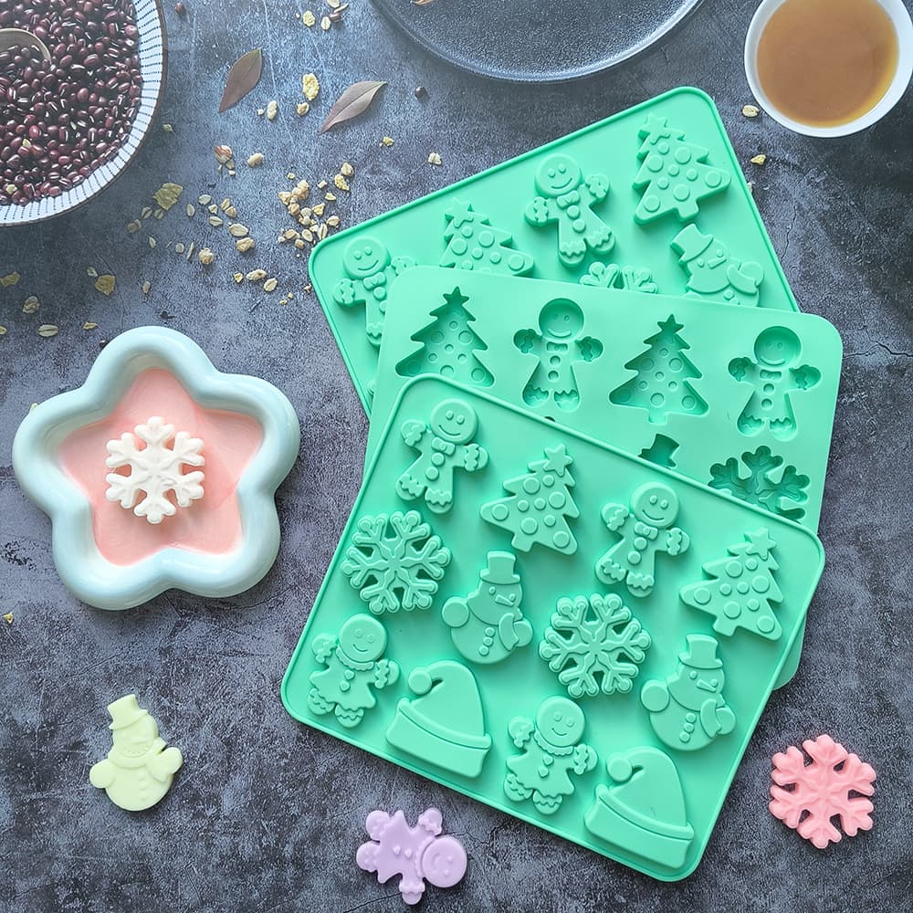 12-Cavity Christmas Snowflake Hat Chocolate Silicone Mold for DIY Christmas Theme Cookies, Candy, and Cake