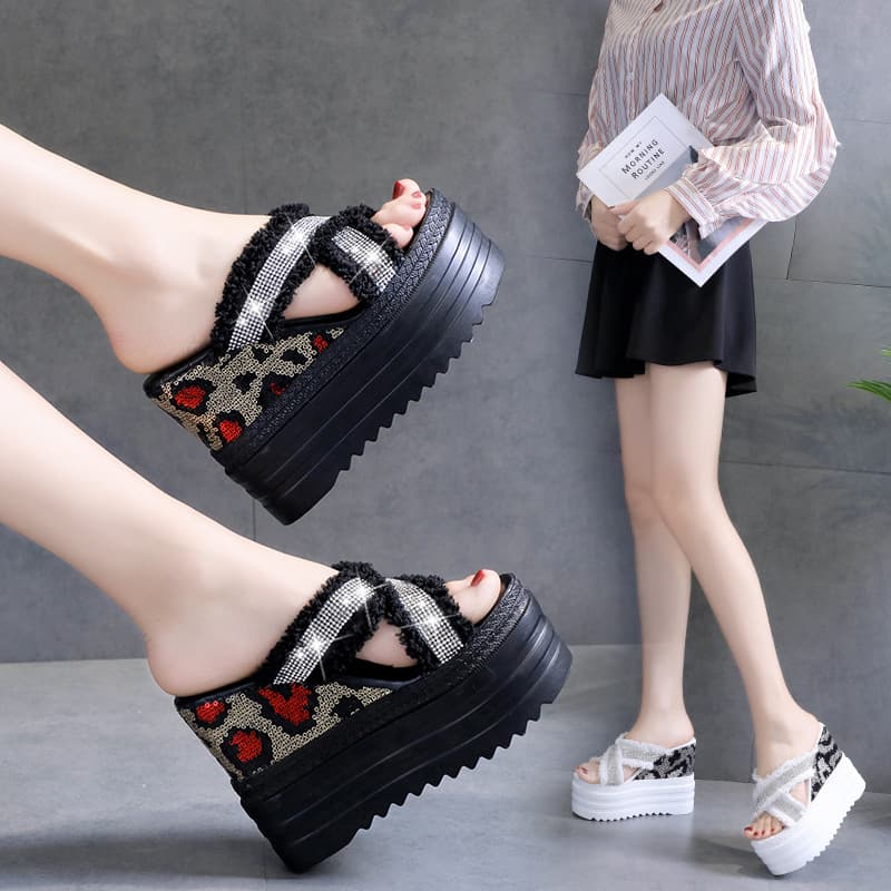 Trendy Platform Wedge Non-Slip Sandals for Women Summer 2023 New Glitter High Heel Versatile Flip Flops Beach Shoes
