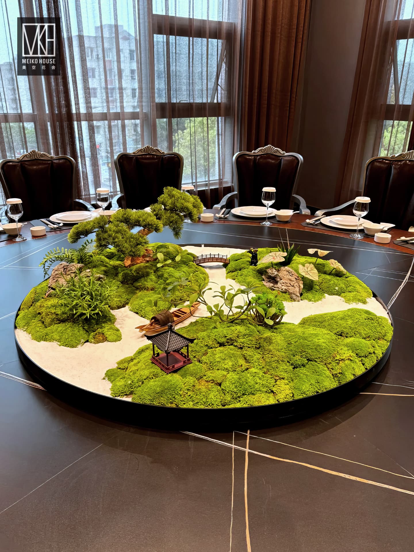 Shanghai Meikong round table turntable centerpiece dining table flowers immortal moss decoration restaurant table flowers and green plants