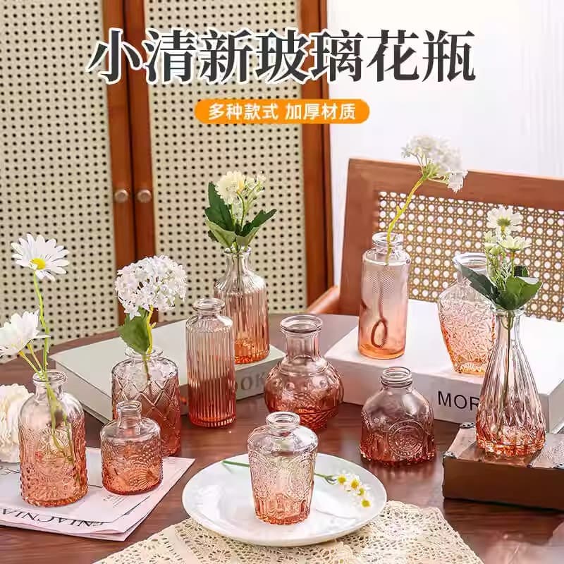 French Vintage Glass Small Vase with Relief Decoration, European-Style Narrow Mouth Mini Vase for Dried and Fresh Flowers, Floral Arrangement, and Hydroponic Plants