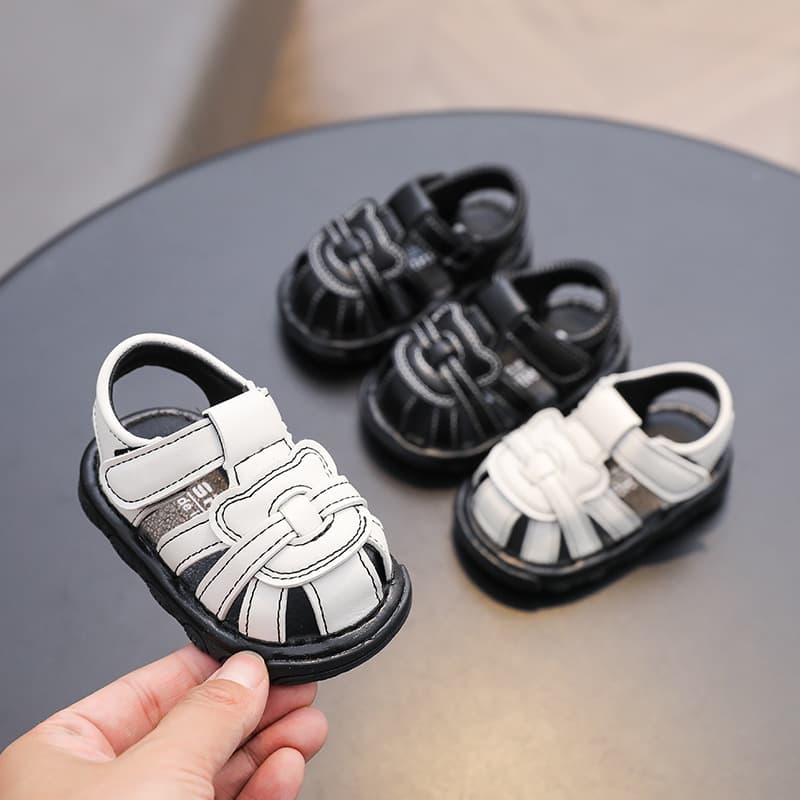 2026 Spring/Summer New Infant Toddler Squeaky Shoes Walking Shoes Sandals Cartoon Soft Sole Baby Shoes 0-2 Years Leather