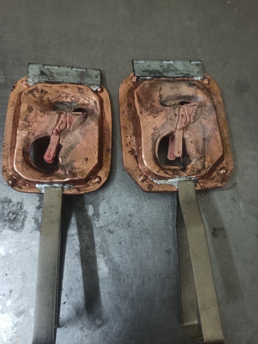 Manufacturing and processing of spray-painted copper molds, spray-painted copper molds for vinyl toys, oil-injection molds, covering the side molds of oil-injection molds