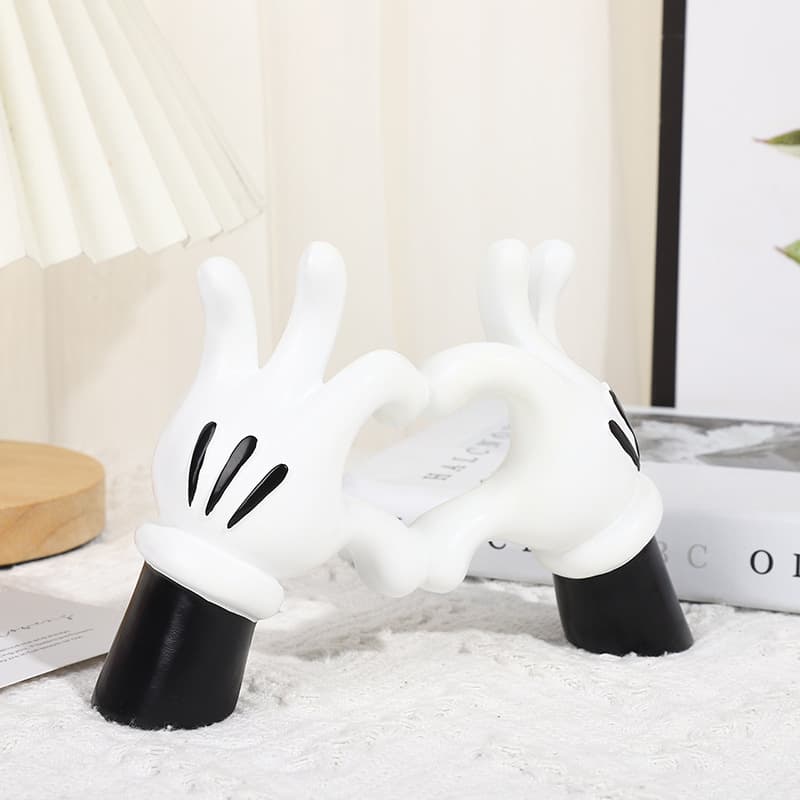 Mickey Heart Desktop Ornaments Creative Environmentally Friendly Resin Cartoon Cute Children's Room Jewelry Shelf Decoration