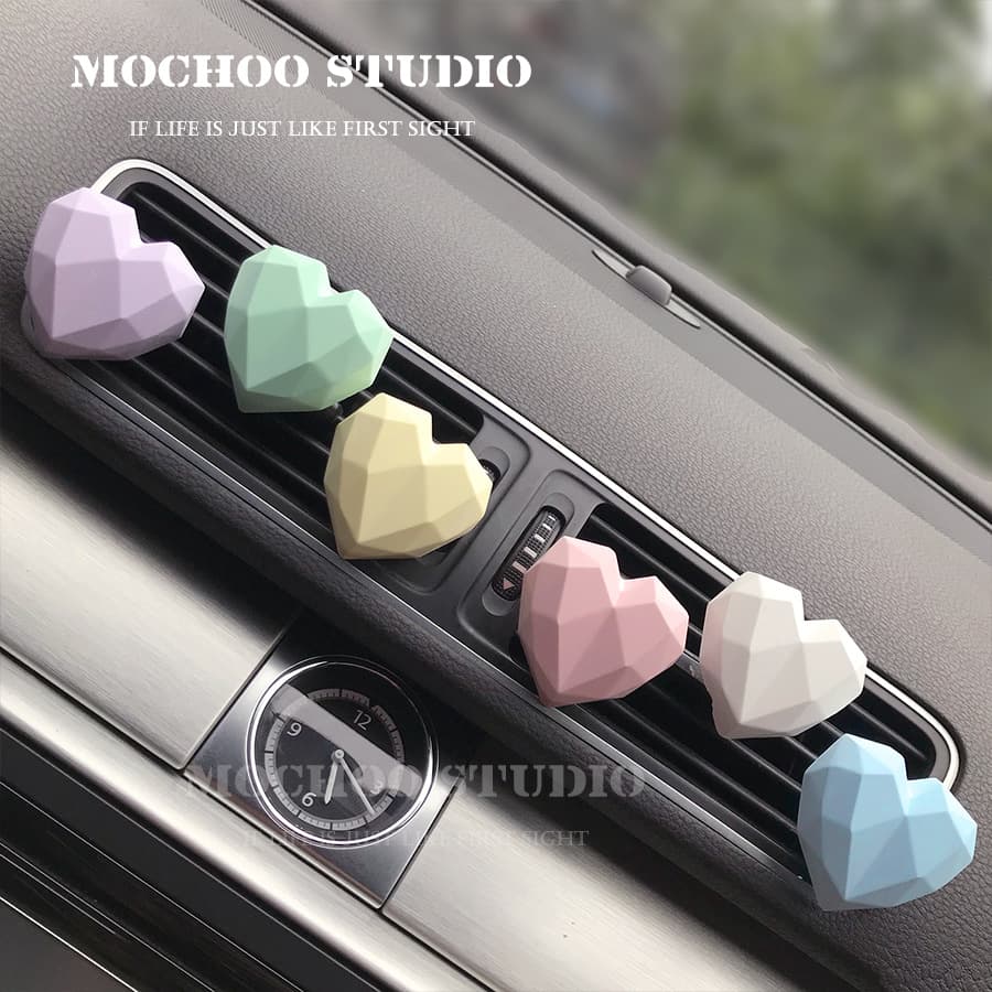 Creative Car Perfume Diffuser Geometric Heart Air Vent Clip Aromatherapy Stone Car Interior Decoration for Women