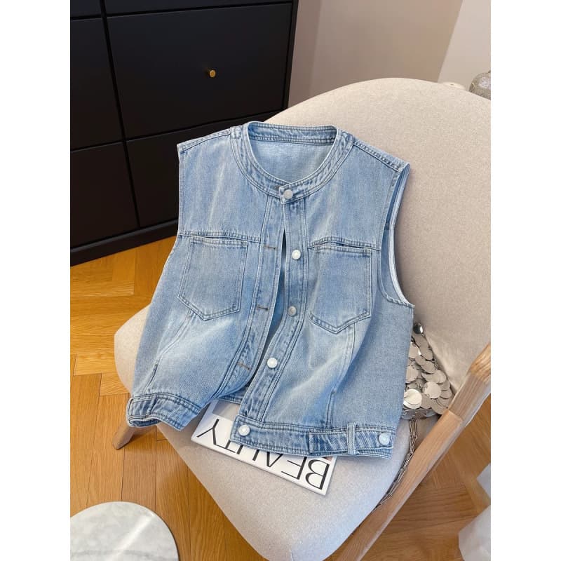 Korean-style washed denim vest for women, 2026 spring/summer single-breasted sleeveless versatile gilet jacket, fashionable layering vest