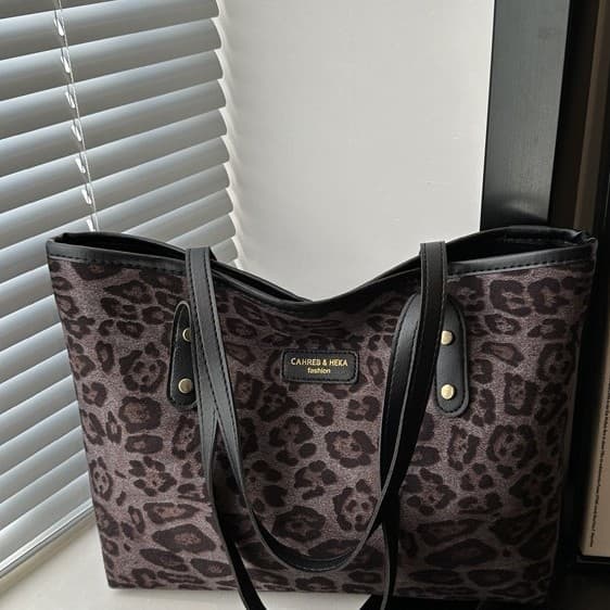 Canvas Bag Women Large Capacity 2026 New Style Handbag Shoulder Bag Leopard Print Casual Student Commuter Tote Bag