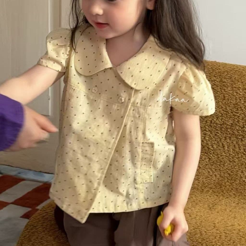 Girls' new style 2026 French babydoll shirt short-sleeved children's polka-dot summer shirt versatile shorts two-piece set