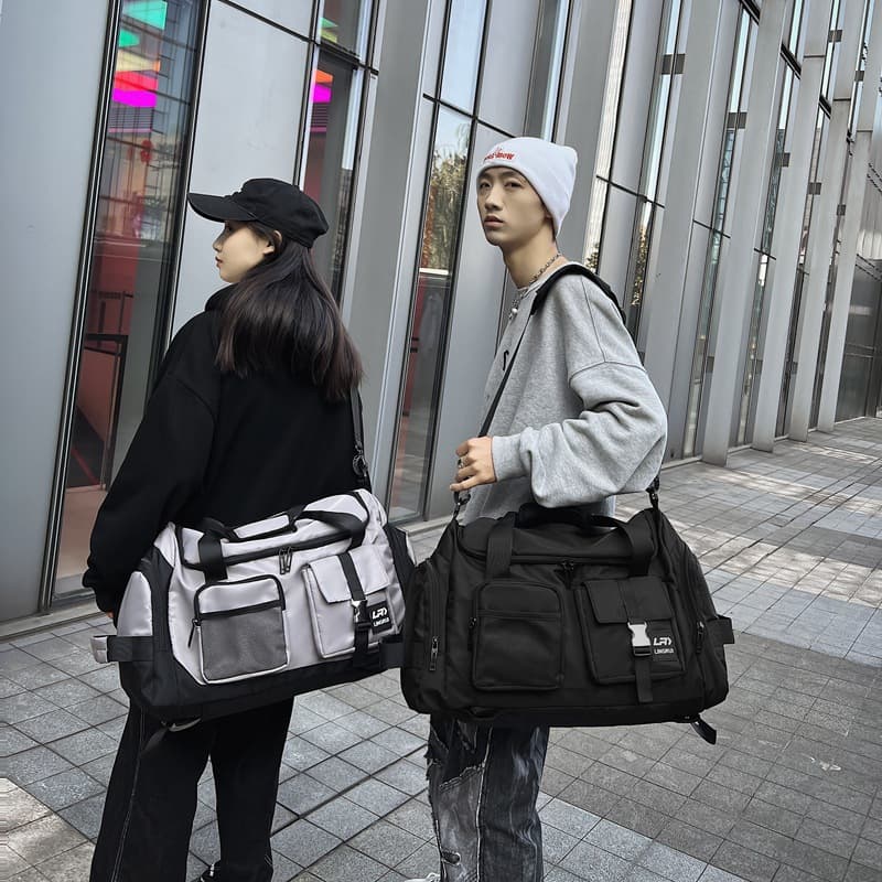 Hong Kong Style Cool Travel Bag for Men, Dark Industrial Buckle Pocket Crossbody Bag for Couples, Wet-Dry Separation Gym Bag