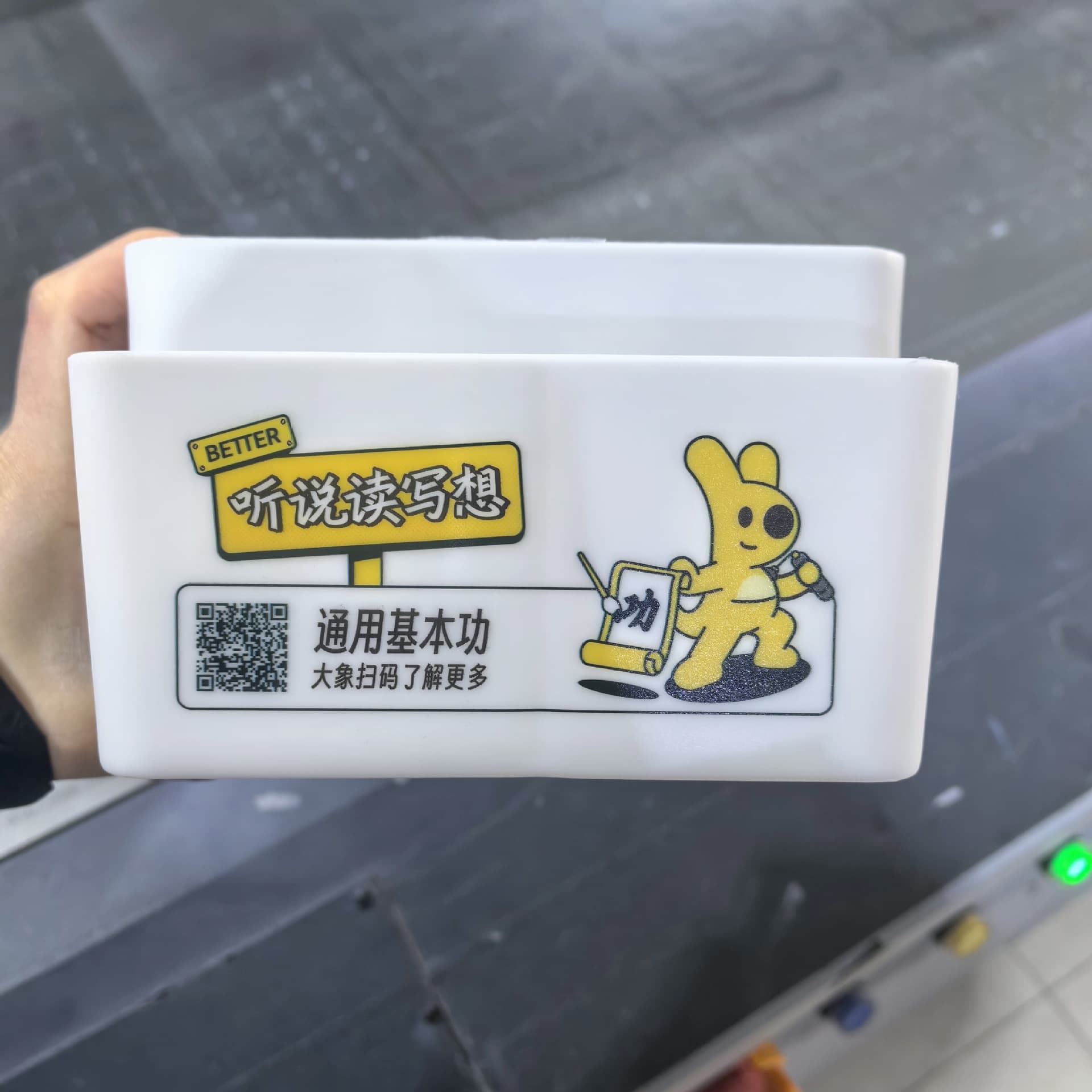 Silk screen logo processing Hot stamping glass perfume bottles Makeup silk screen logo digital printing processing