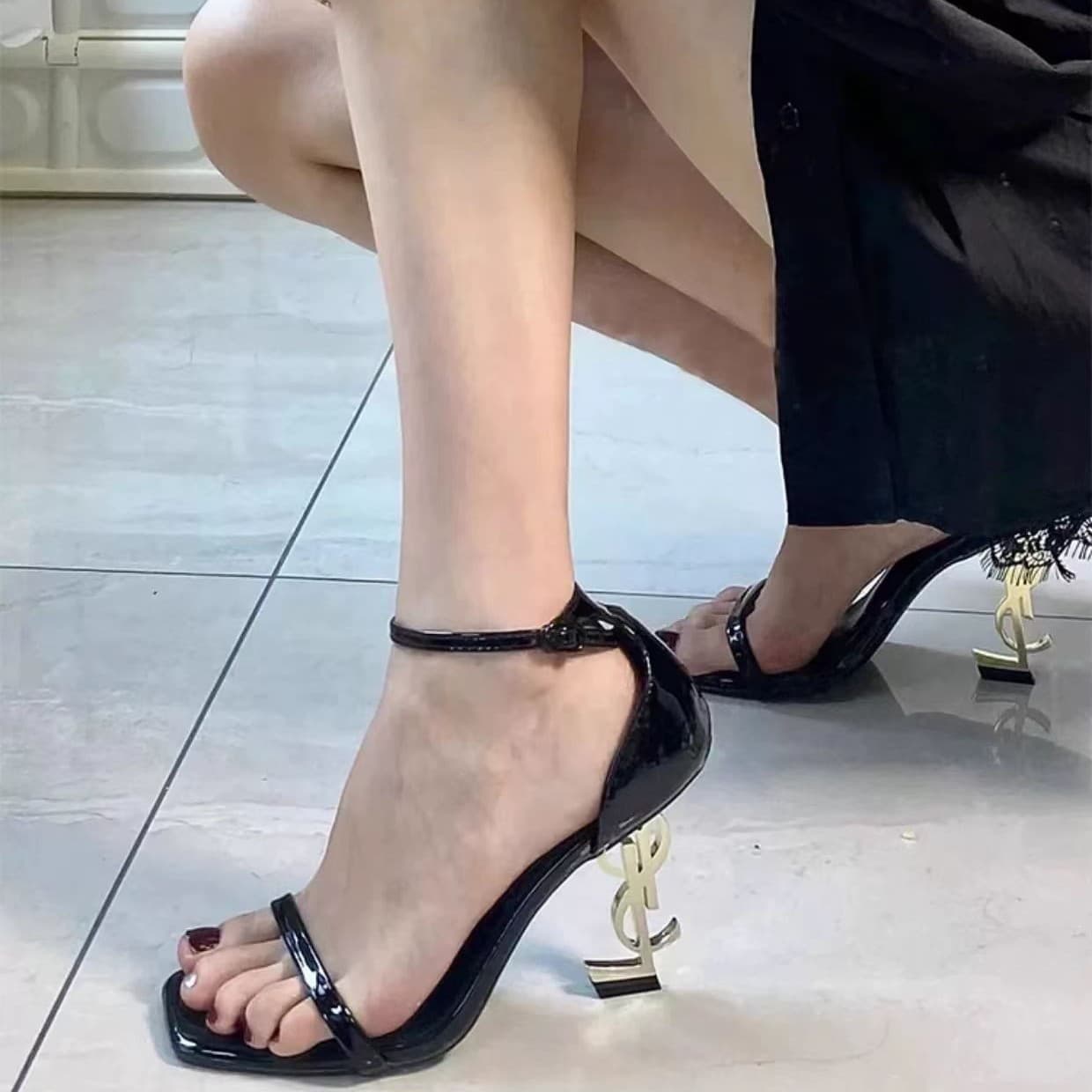 Letter Heel High Heel Sandals Women 2026 New Summer Sexy Black Patent Leather One-Strap High Heels