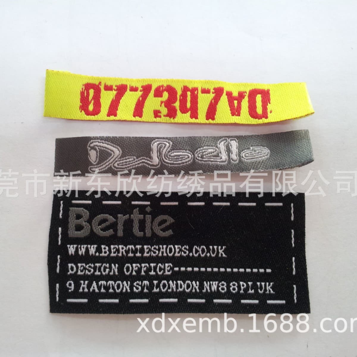 Woven labels and fabric tags for clothing, footwear, and accessories, manufacturer supplies epaulets and arm badges with free design, trademark labels