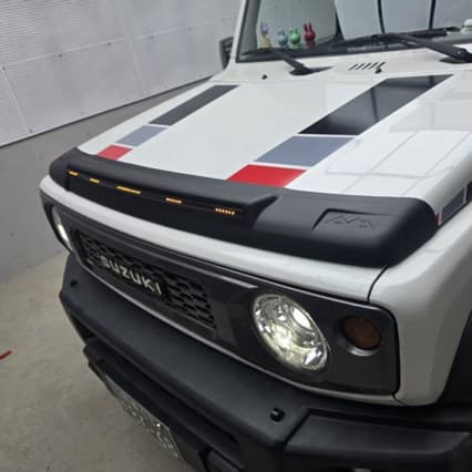 for Jimny Suzuki 2018-2026 Jimny Sand and Stone Guard Modified Hood Bonnet Cover Gravel Guard with Light