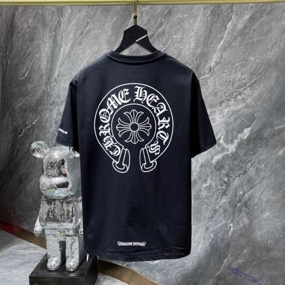 High Version SS25 New CH Classic Large Horseshoe Cross Sanskrit Unisex Short Sleeve T-Shirt Wholesale