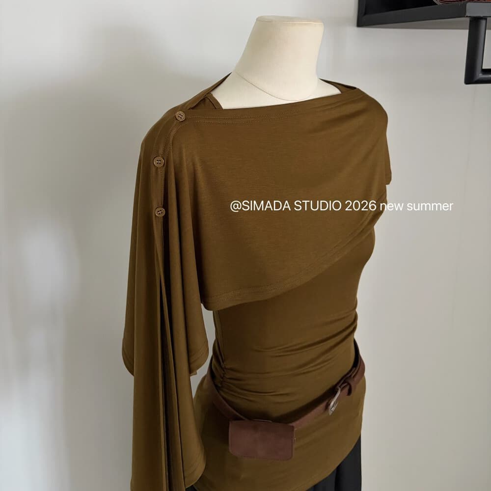 Designed sleeveless vest + mesh cloak two-piece set (belt + necklace not included)