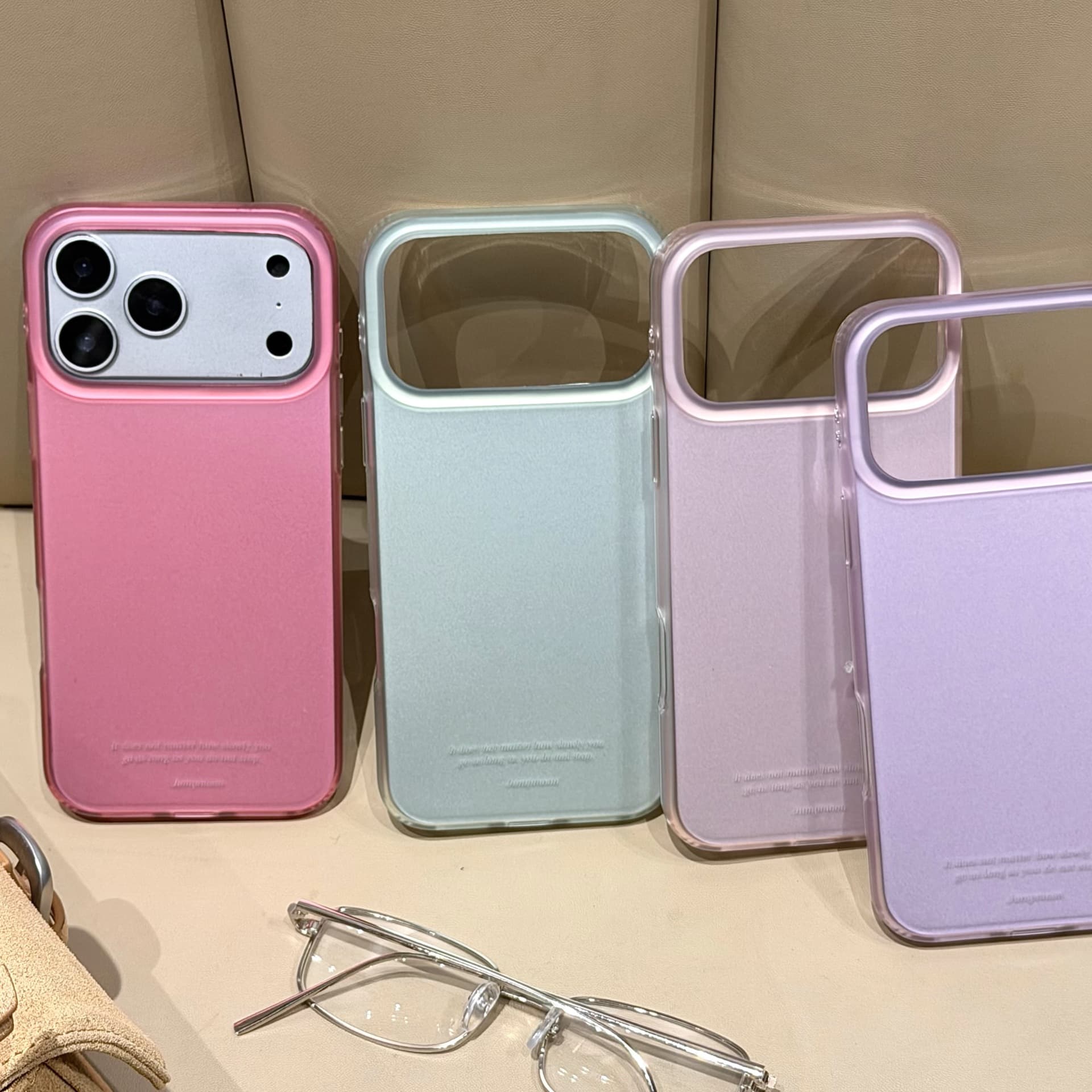 Simple hot silver solid color English label suitable for iPhone17promax Apple 16 mobile phone case 15promax new model