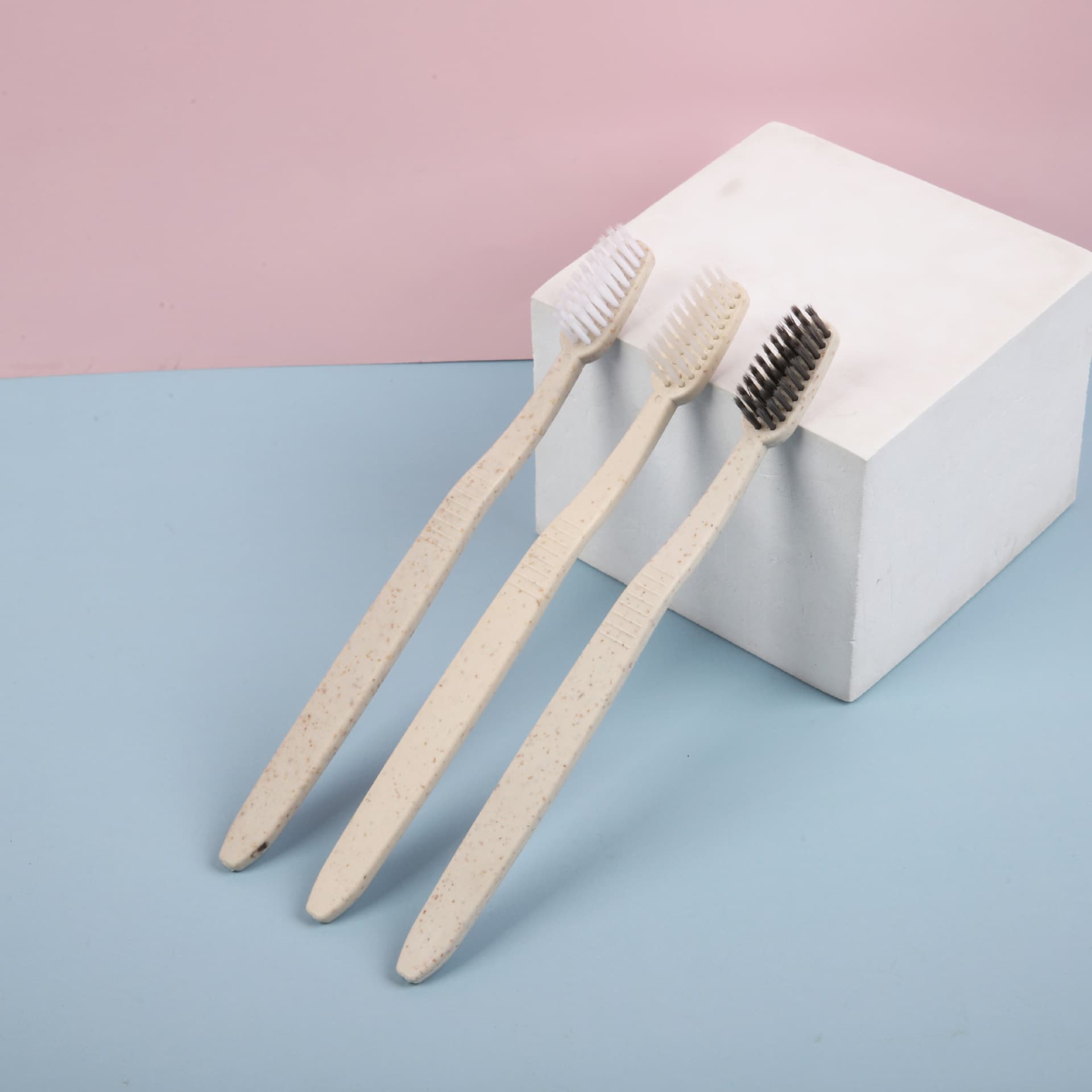 Five-Star Hotel Toiletries Wholesale, Inn Hospitality Disposable Toothbrush Dental Kit Hotel Travel Eco-Friendly Material