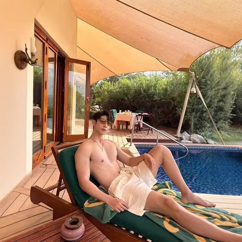 Old Money Style Men's Linen-Like White Shorts Summer Thin Beach Vacation Pants Relaxed Lazy Beach Shorts