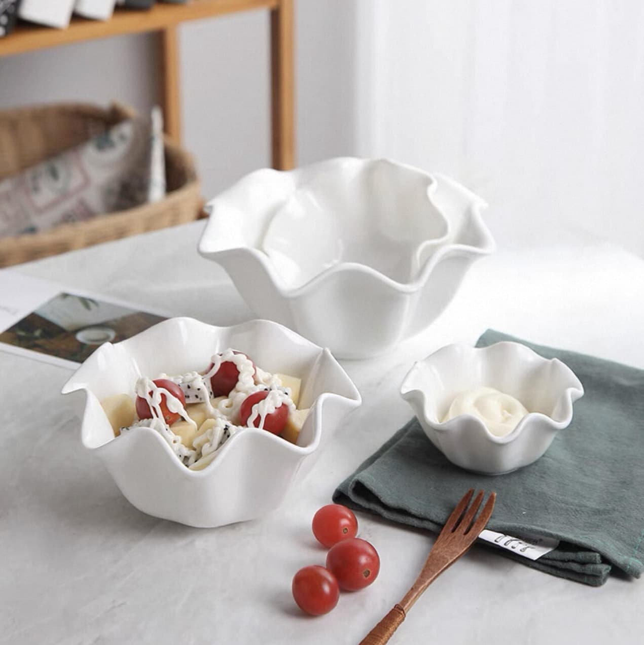 Creative ceramic lotus leaf bowl, household fruit salad bowl, Japanese ice cream bowl, dessert bowl, ice bowl, sauce bowl