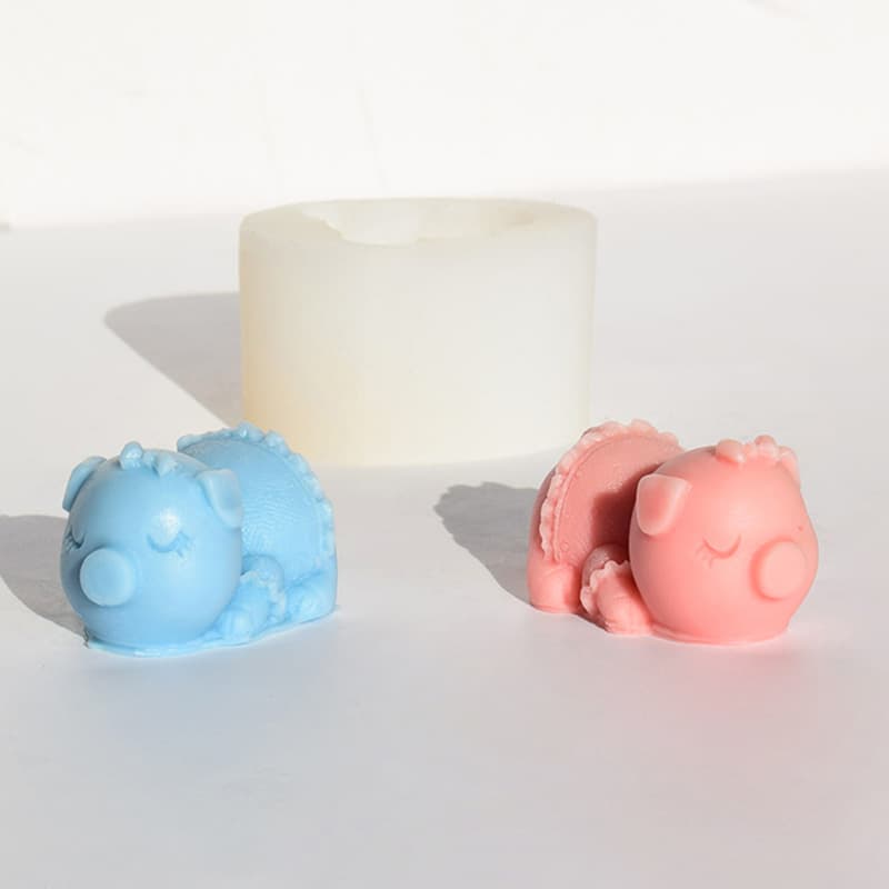 Cross-border Cute Crawling Pig Aromatherapy Candle Silicone Mold DIY Cartoon Piggy Resin Plaster Squeeze Mold