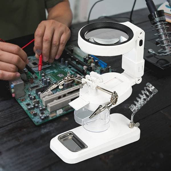 1 set Color: Black Material: ABS+Acrylic+Metal New multi-functional LED light-assisted clamp welding