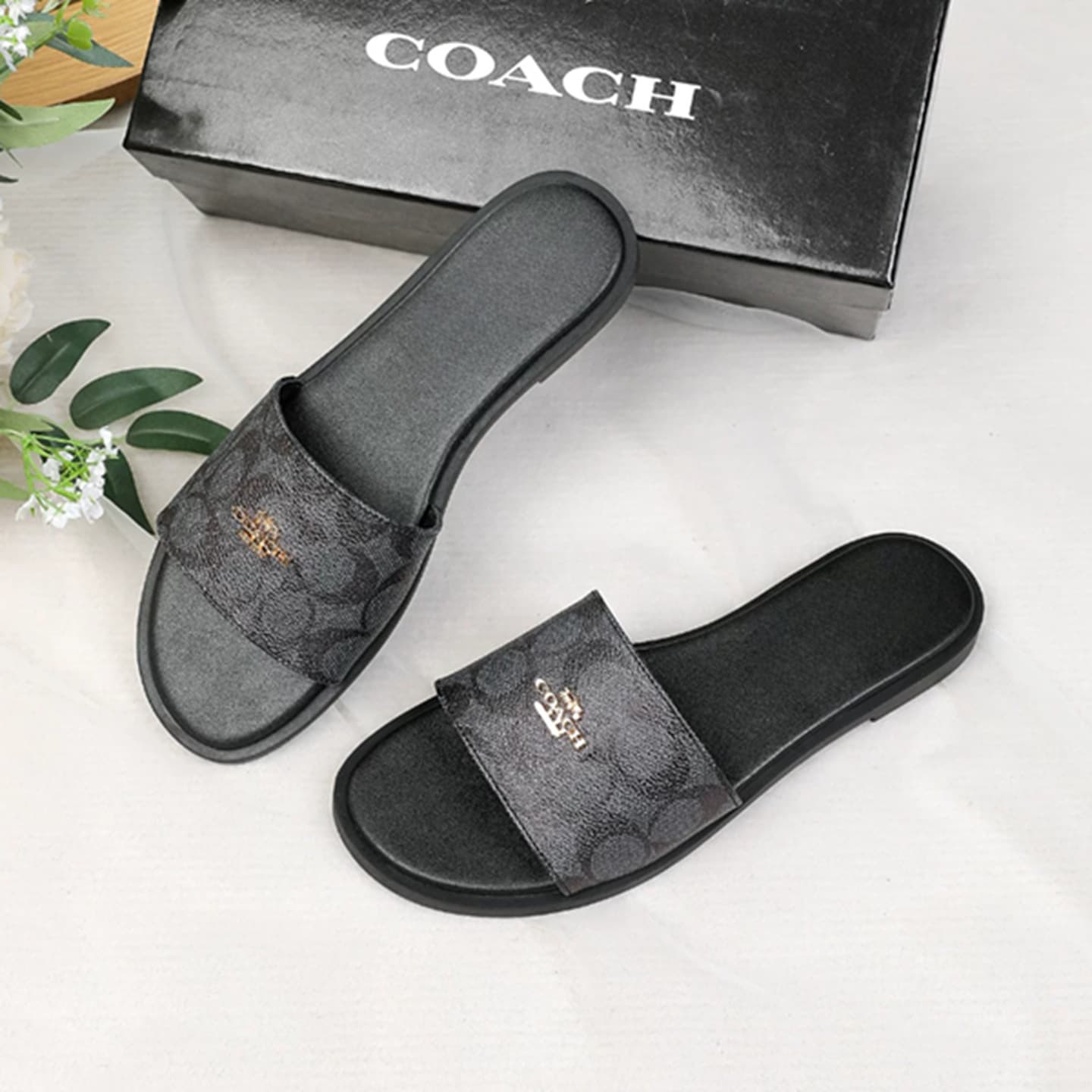 Casual Fashion New Comfortable Round-Toe Flat Sandals with One-Strap, European and American Retro Simple Versatile Beach Sandals for Women