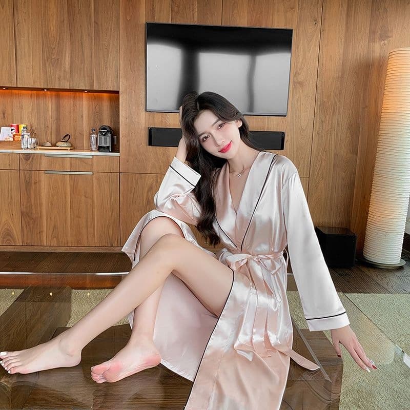 Autumn and Winter Women's Robe, Real Silk Satin Bridesmaid Morning Robe, Hotel Style, Plus Size Loose Women's Loungewear