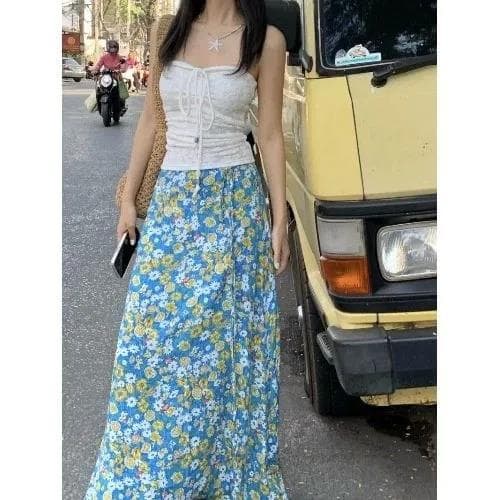 Strappy Summer Vacation Set: Tube Top and Floral Skirt Two-Piece for Beach