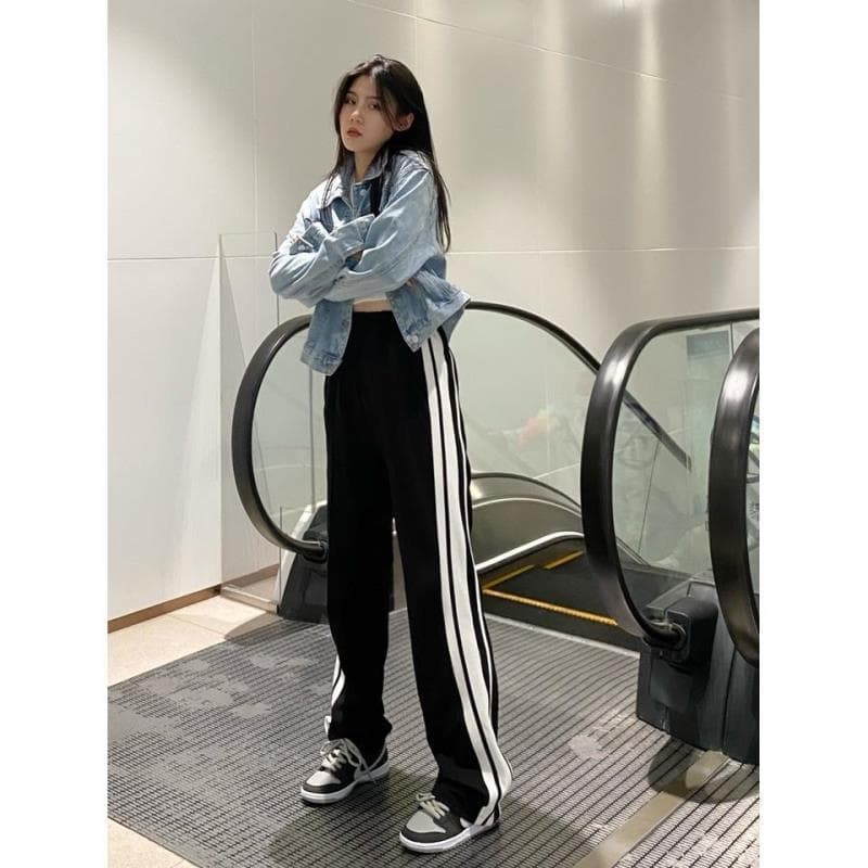 Early Autumn 2022 Women's New Arrival Simple and Stylish Striped Sports Pants for Women Plus Size High Street Harajuku Style