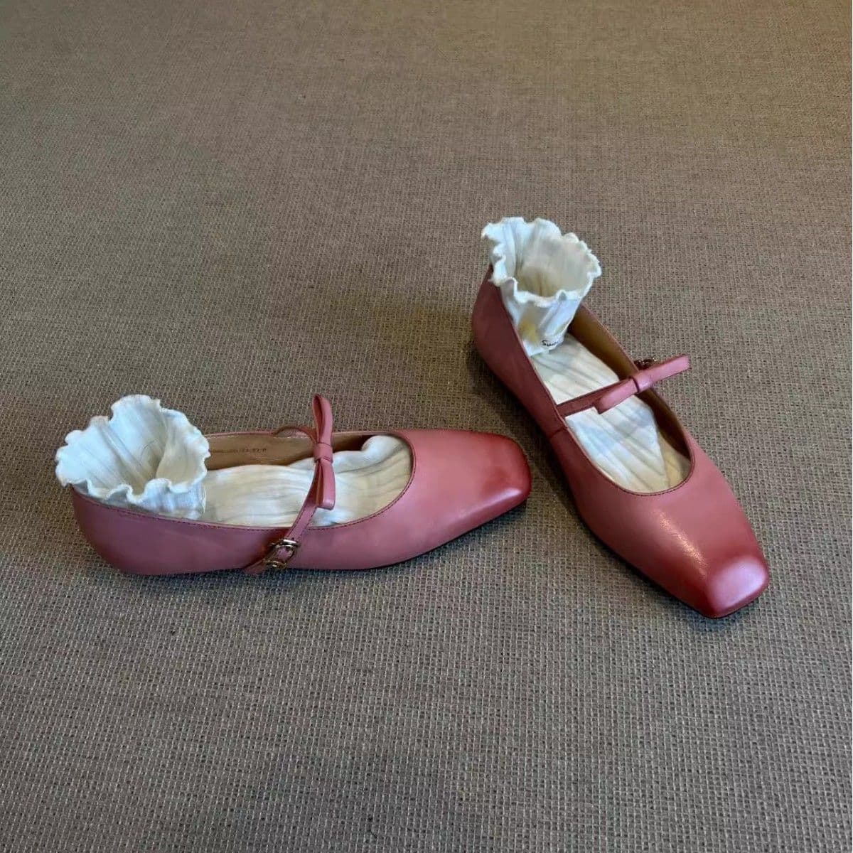 In stock and ships instantly! French square-toe Mary Jane shoes for women, 2025 spring new arrival, versatile fairy style, shallow soft flats