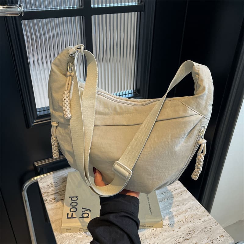 Japanese Simple Women's Crossbody Bag Large Capacity Solid Color Versatile Dumpling Bag Lightweight Commuter Student Shoulder Bag