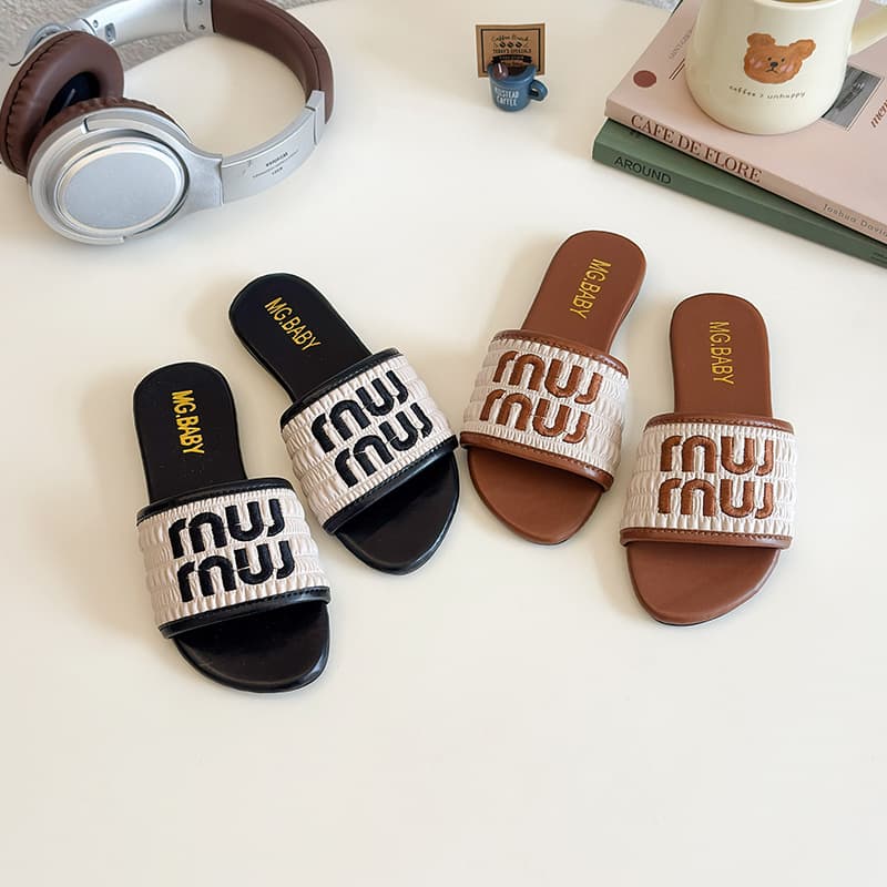 Chic Fashion Summer Flat Sandals for Kids and Teens, Letter Print, 2025 New Style, Outdoor Wear, Flat One-Strap
