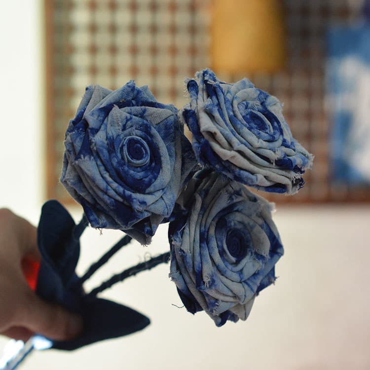 Fabric Flavor Handmade Fabric Flower Home Decor Indigo Plant Tie-dye Botanical Dye Rose Branch Flower Arrangement